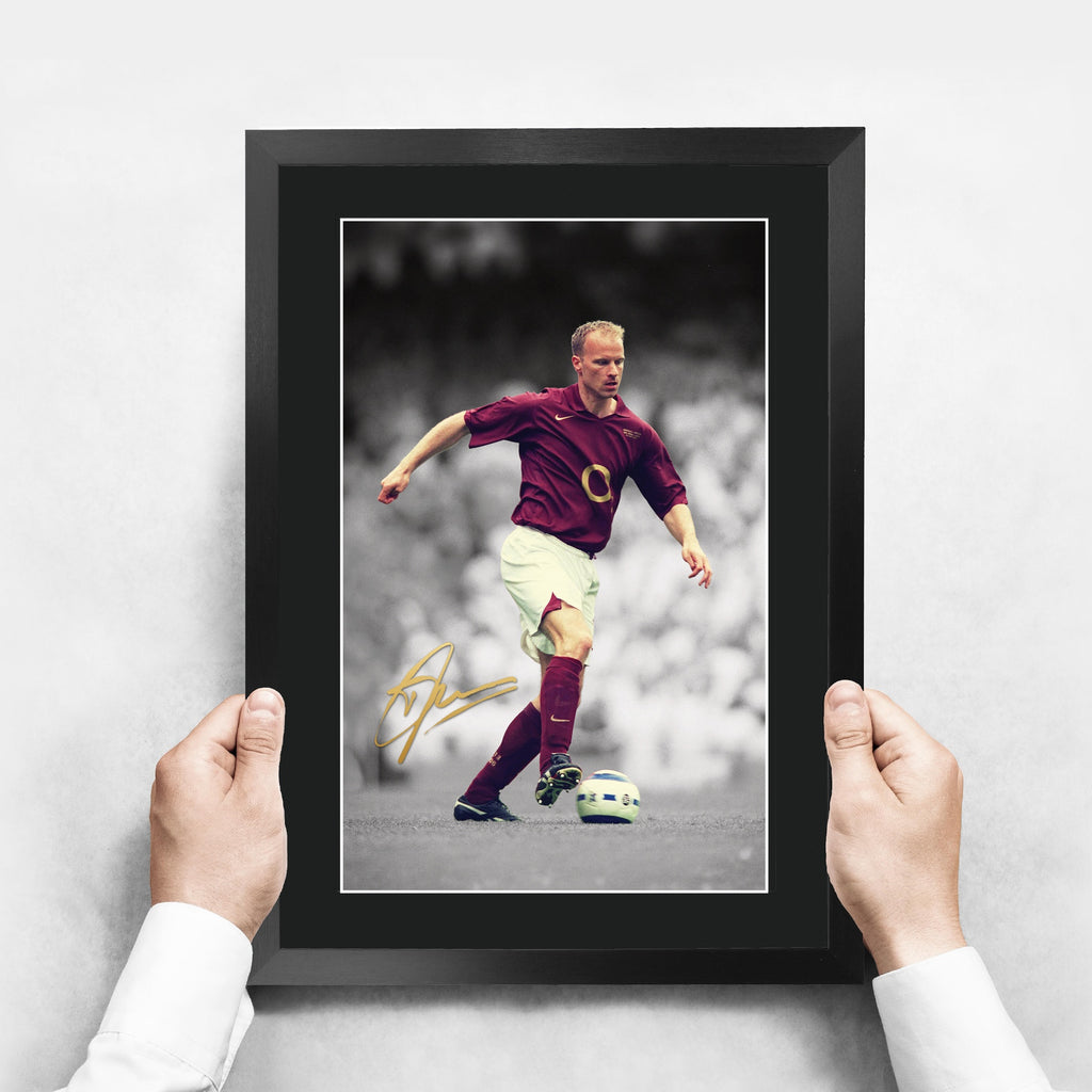 Dennis Bergkamp Contrast Icon A3 framed print, view 3